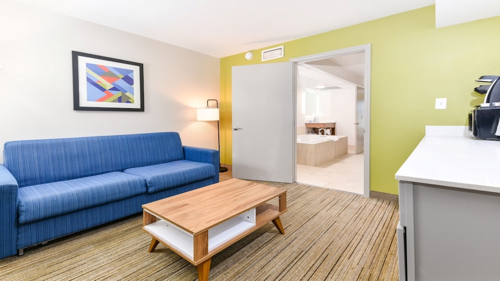 holiday inn express pigeon forge near dollywood by ihg