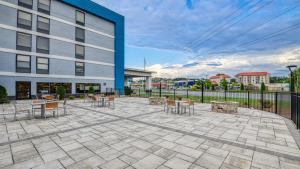 holiday inn express pigeon forge near dollywood by ihg