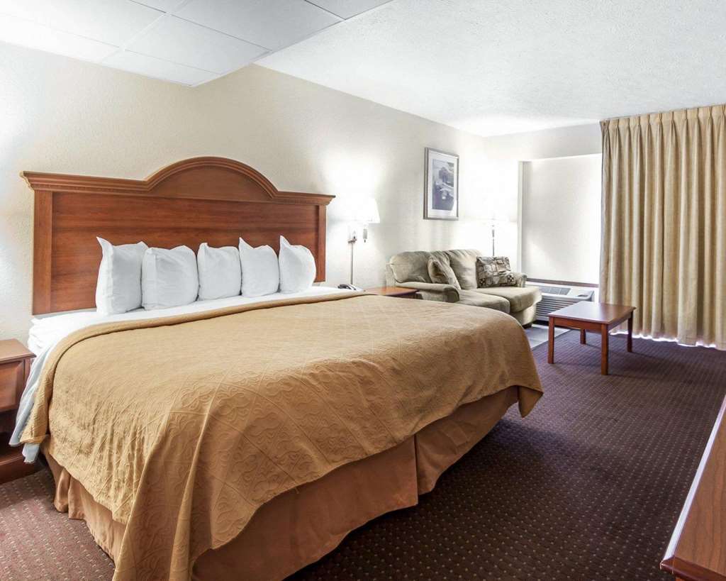 quality inn and suites dollywood