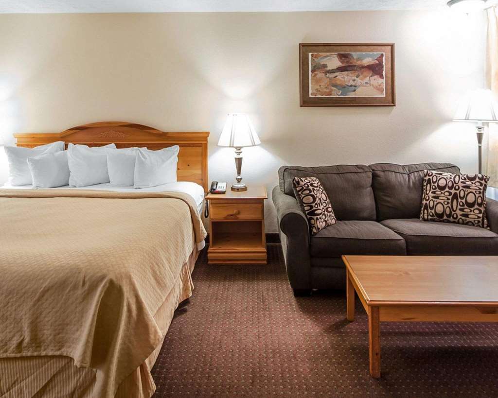 quality inn and suites dollywood