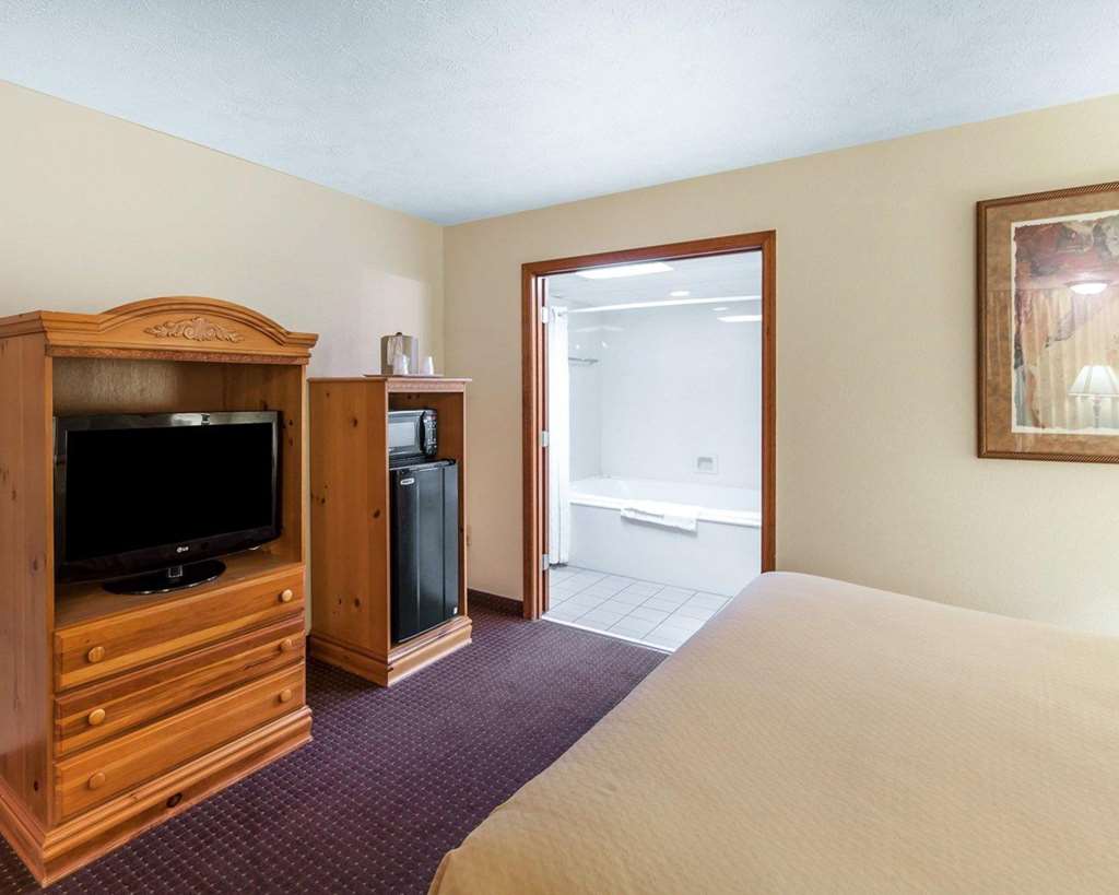 quality inn and suites dollywood