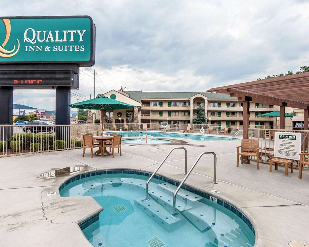 quality inn and suites dollywood
