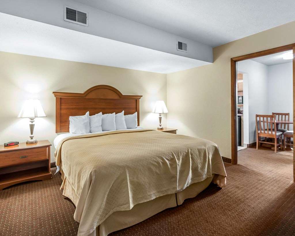 quality inn and suites dollywood
