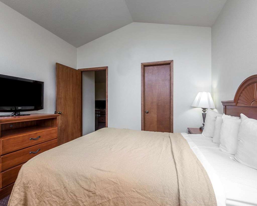 quality inn and suites dollywood