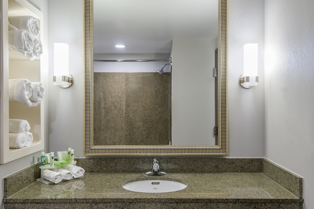 holiday inn express and suites cooperstown by ihg