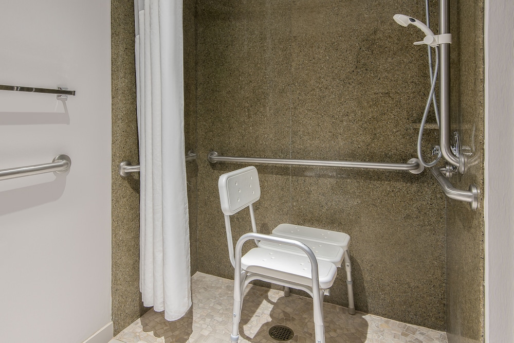 holiday inn express and suites cooperstown by ihg