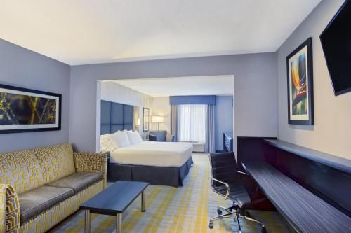 holiday inn express and suites cooperstown by ihg