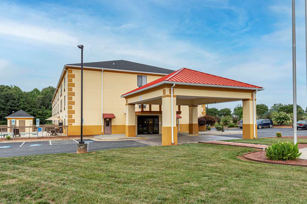 comfort inn and suites mocksville i 40
