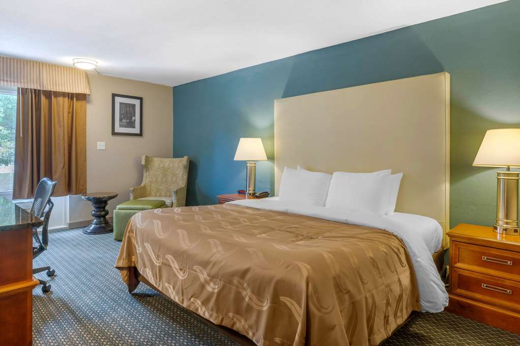 quality inn and suites apex holly springs