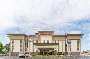 hampton inn jefferson city at capital mall