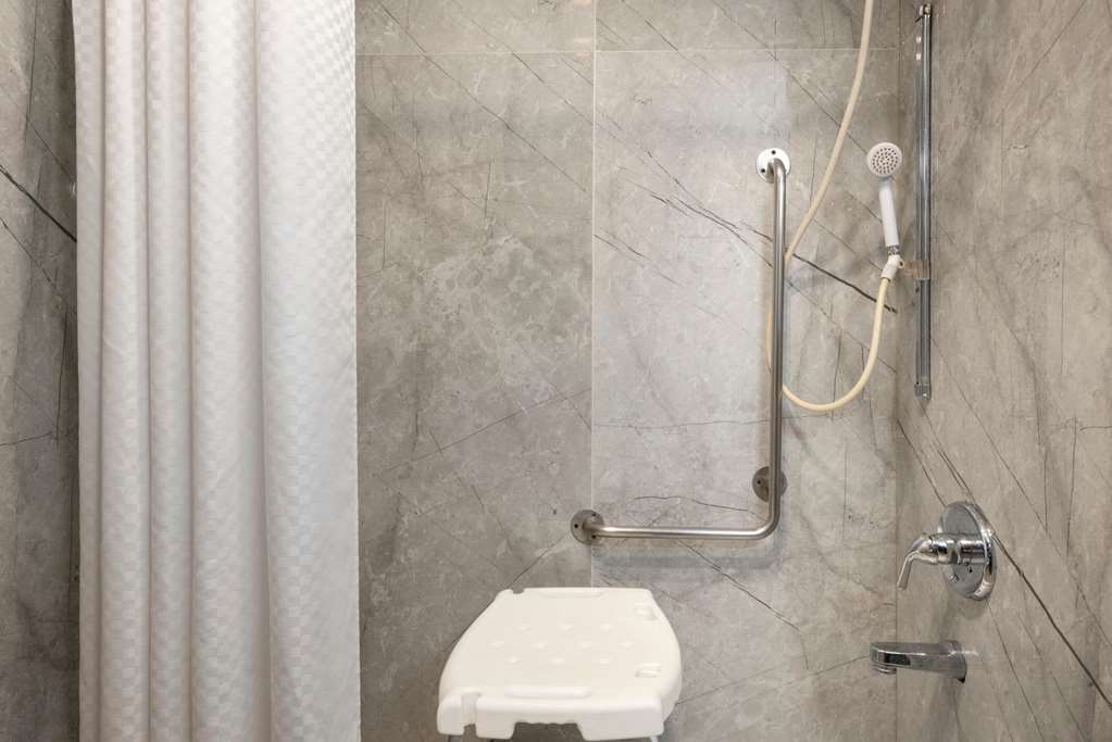 baymont by wyndham muncie near ball state university