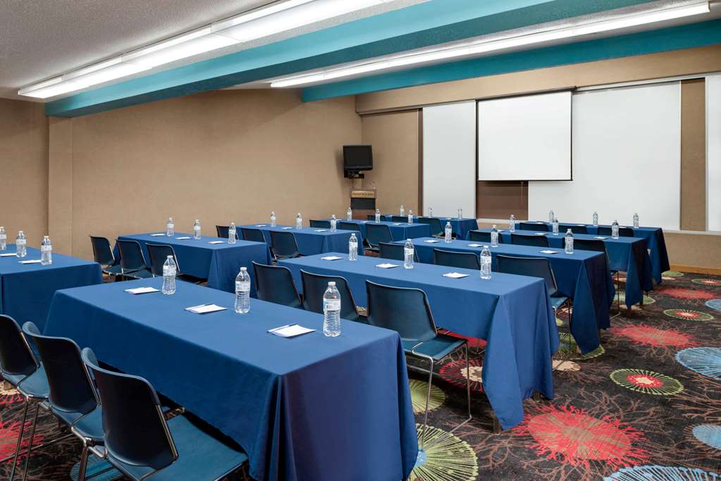 baymont by wyndham muncie near ball state university