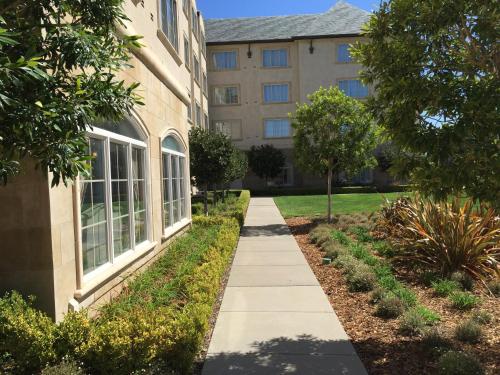 bay landing san francisco airport hotel