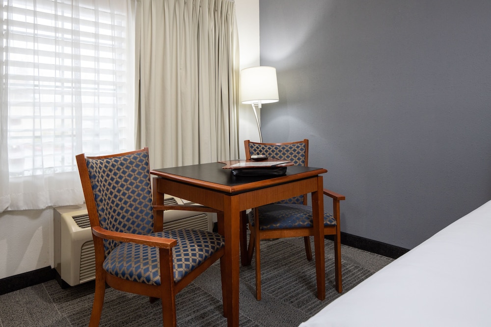 atherton park inn and suites