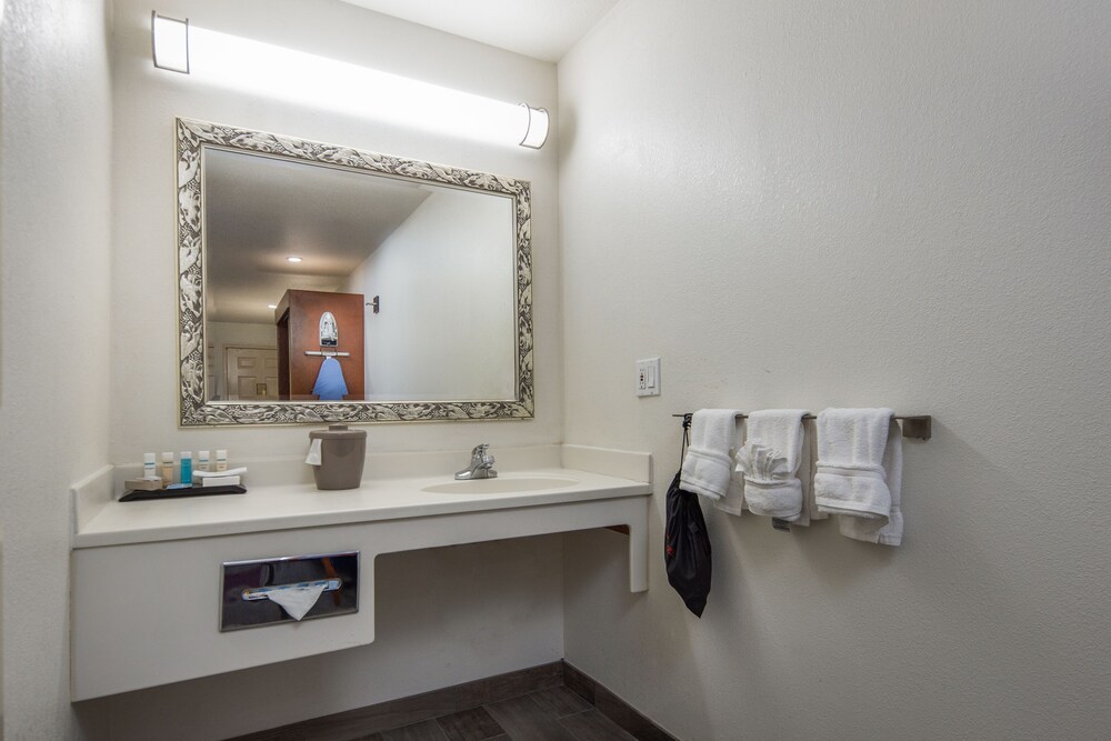 atherton park inn and suites