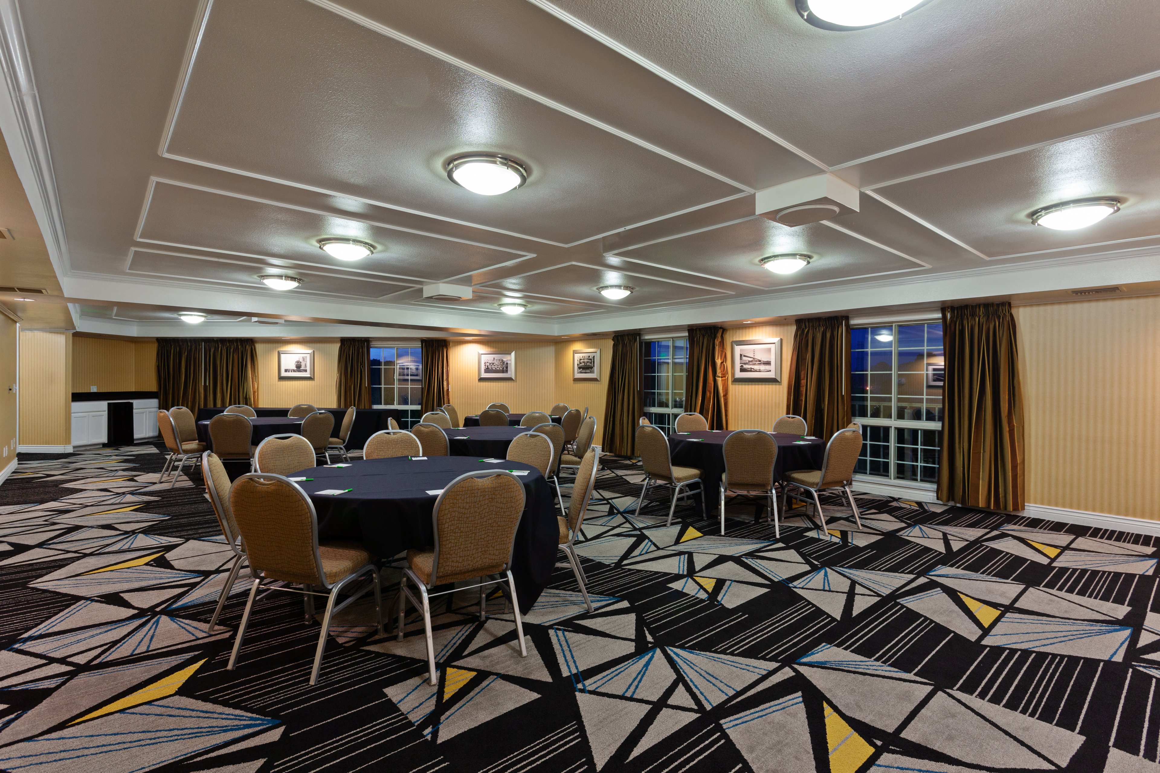 holiday inn and suites san mateo sfo by ihg