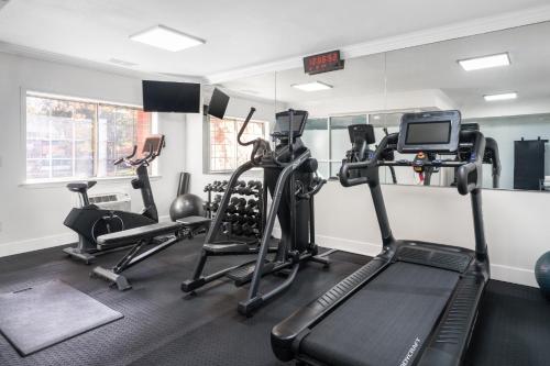 holiday inn and suites san mateo sfo by ihg