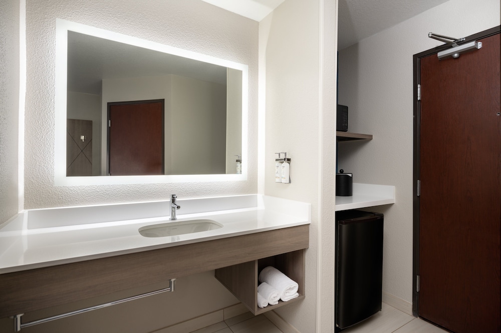 holiday inn express portland se clackamas area by ihg