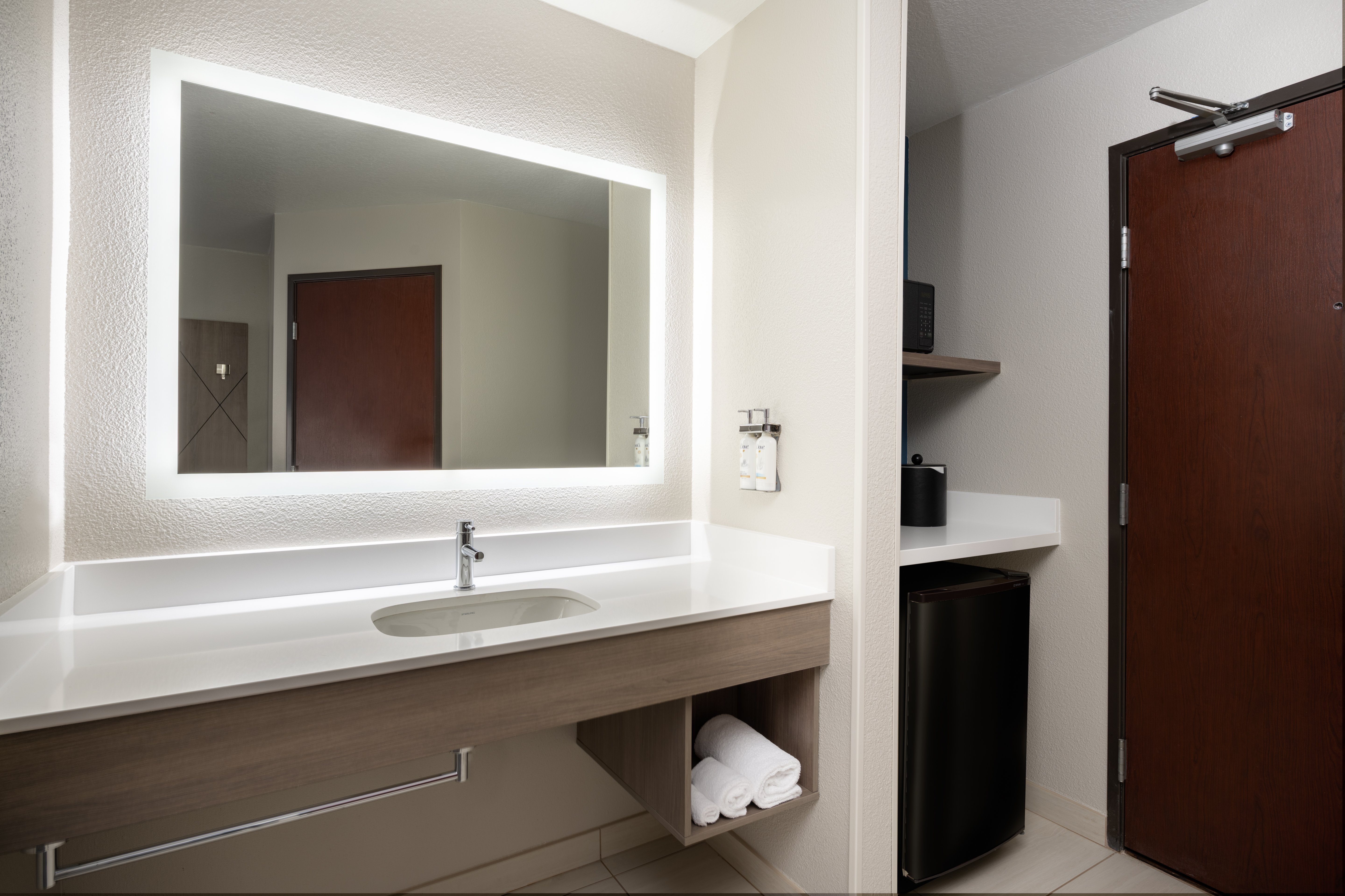 holiday inn express portland se clackamas area by ihg