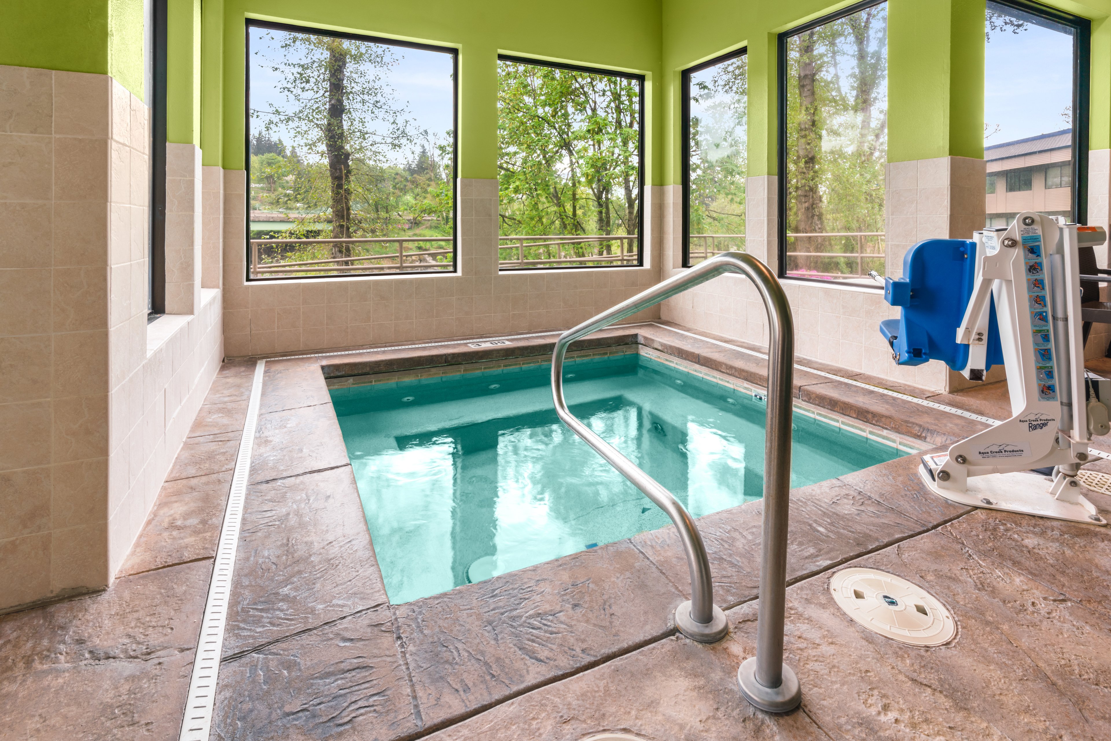 holiday inn express portland se clackamas area by ihg