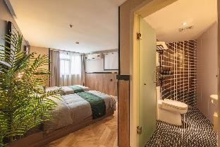 a forest hotel shanghai peoples square