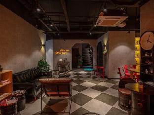 a forest hotel shanghai peoples square