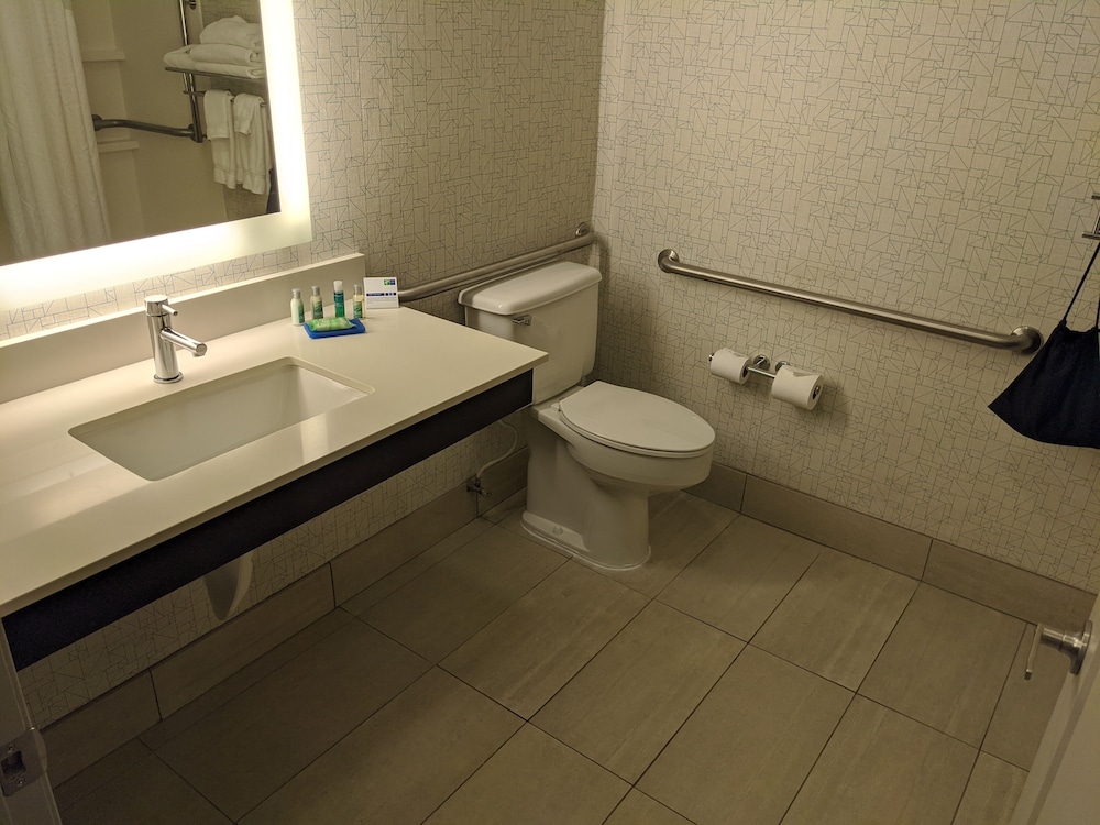 holiday inn express newberg wine country by ihg