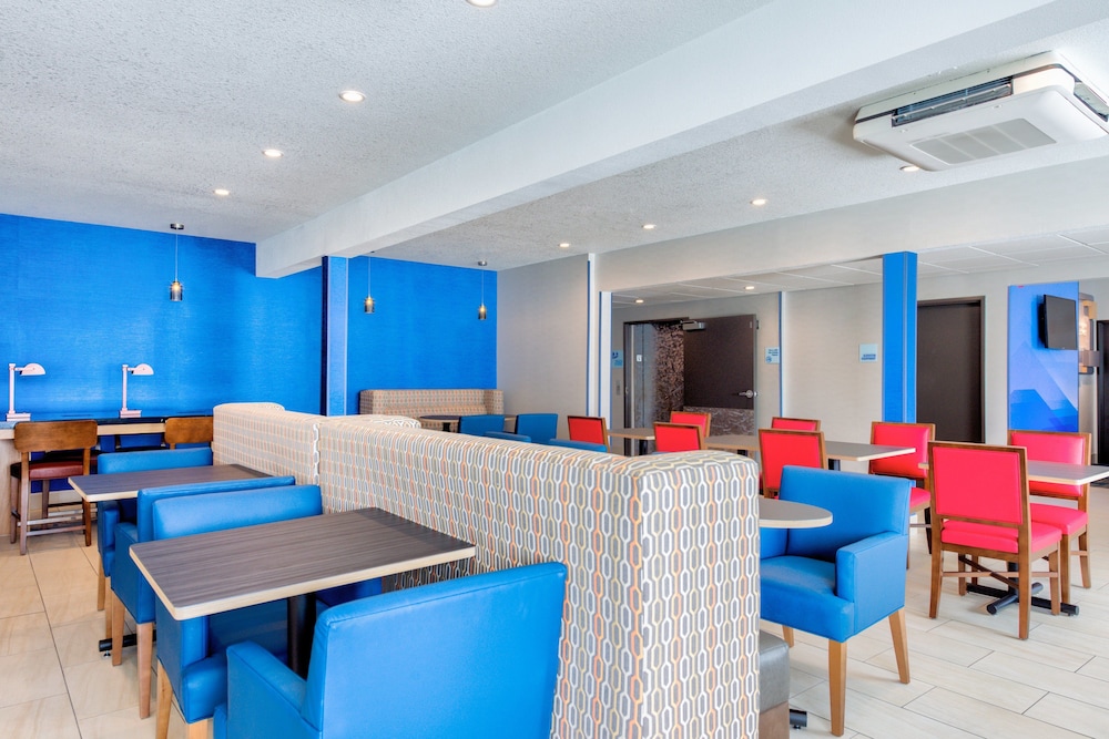holiday inn express newberg wine country by ihg