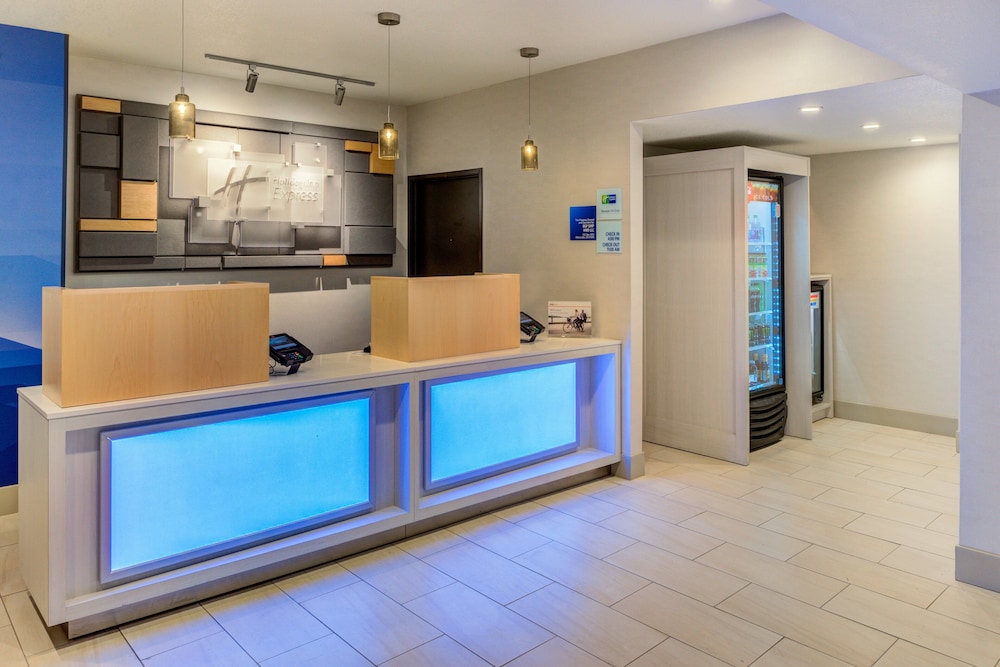 holiday inn express newberg wine country by ihg