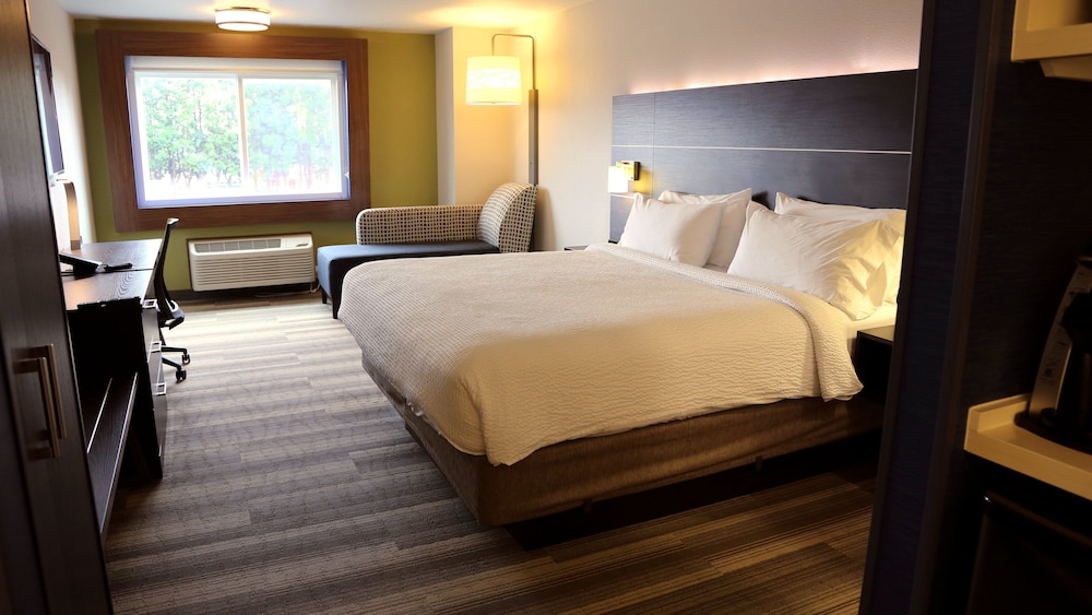 holiday inn express newberg wine country by ihg