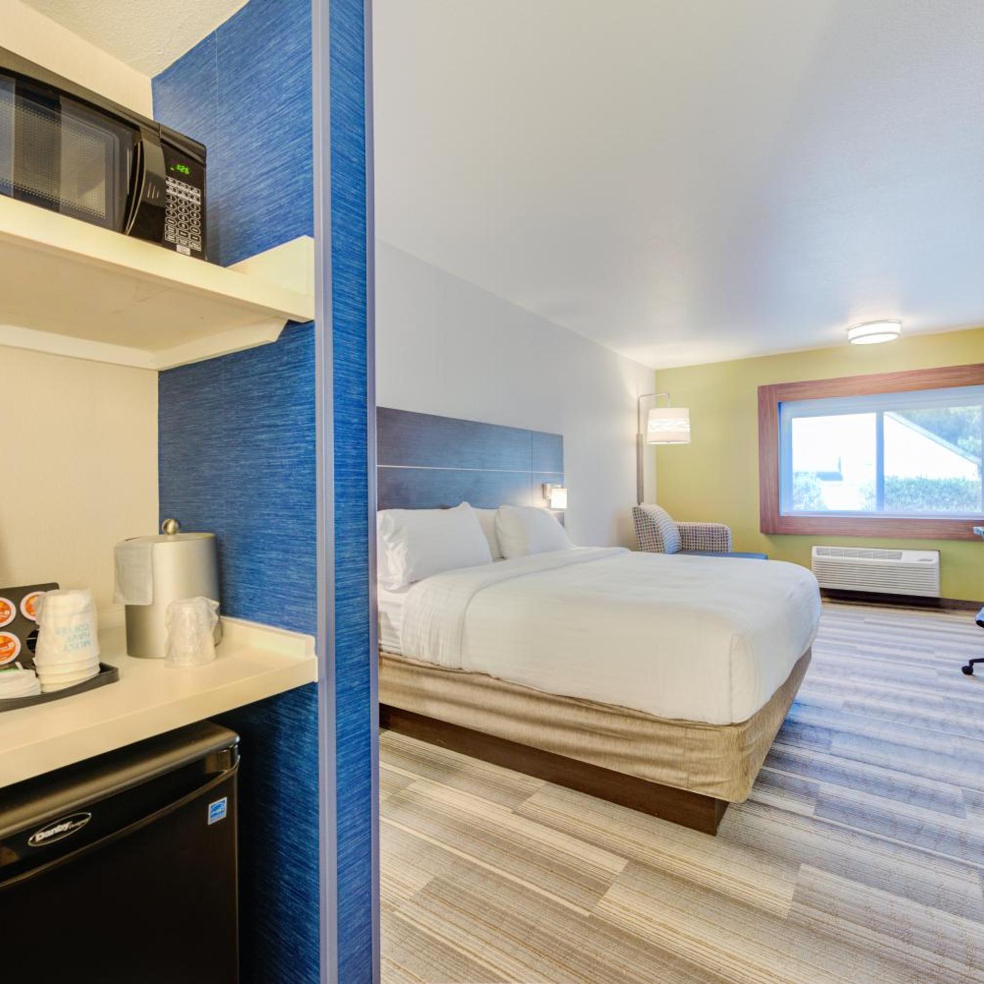 holiday inn express newberg wine country by ihg