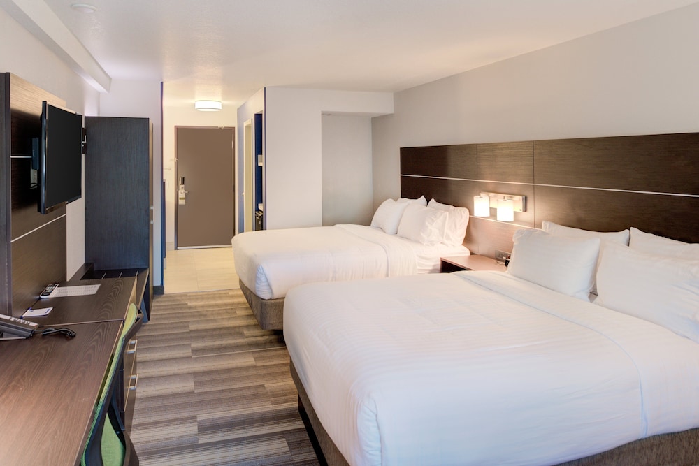 holiday inn express newberg wine country by ihg
