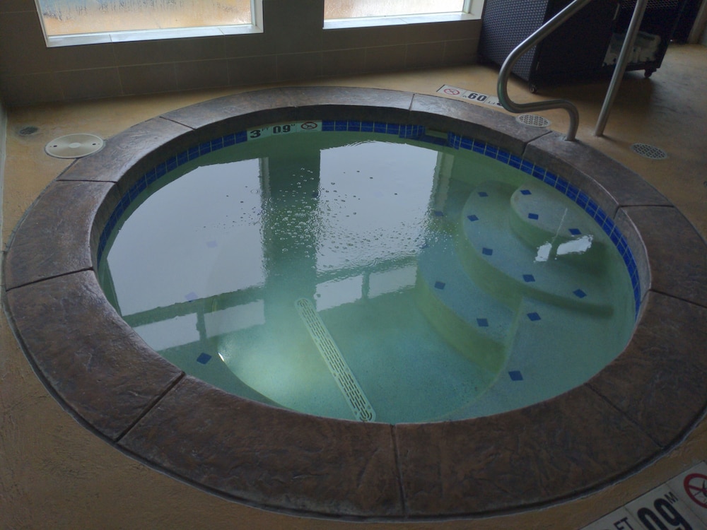 holiday inn express newberg wine country by ihg