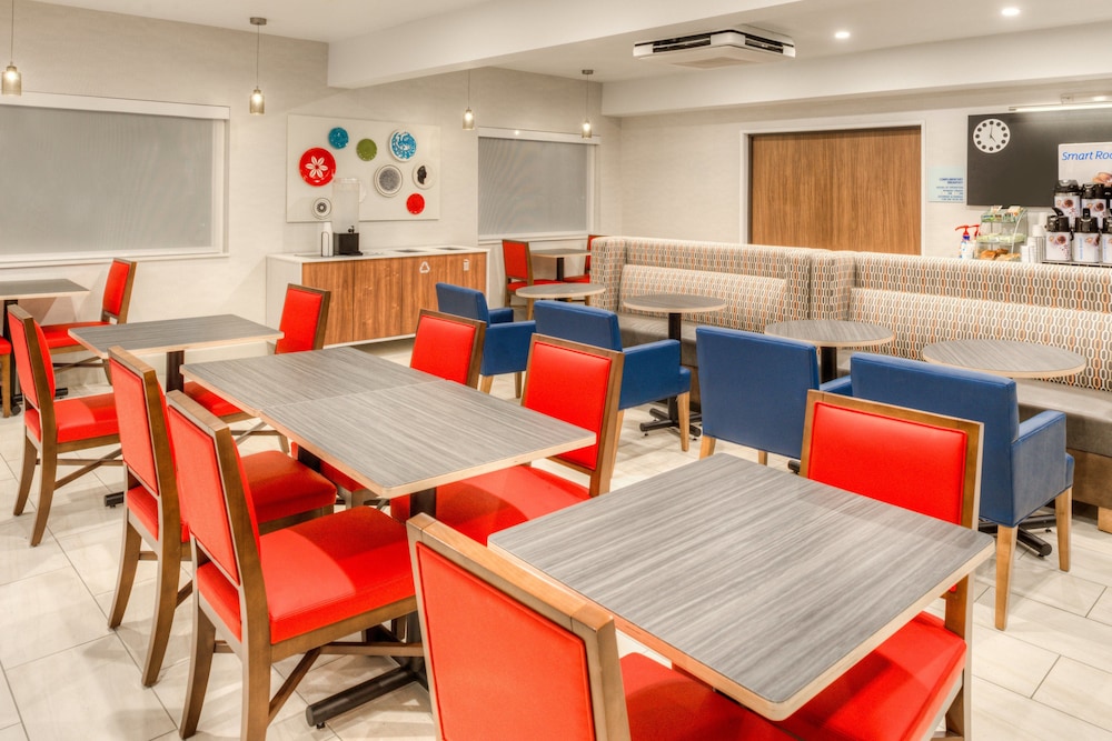 holiday inn express newberg wine country by ihg