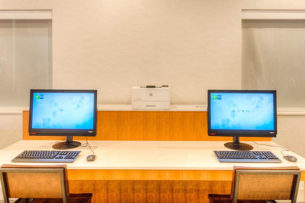 holiday inn express newberg wine country by ihg