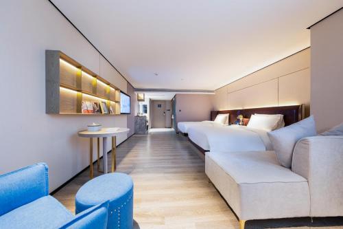 plus yishang hotel wanlvyuan store of haikou international trade