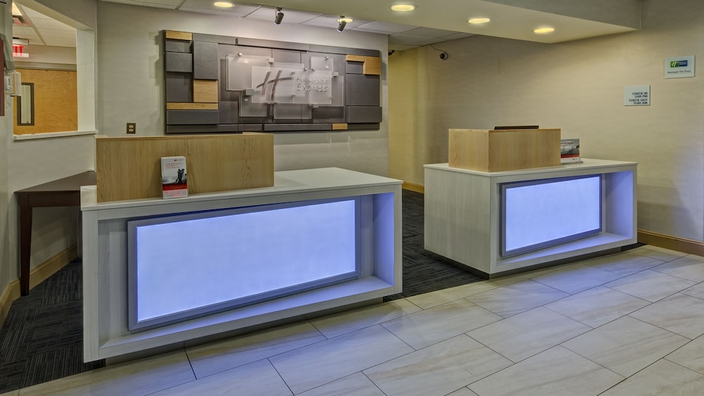 holiday inn express and suites london by ihg
