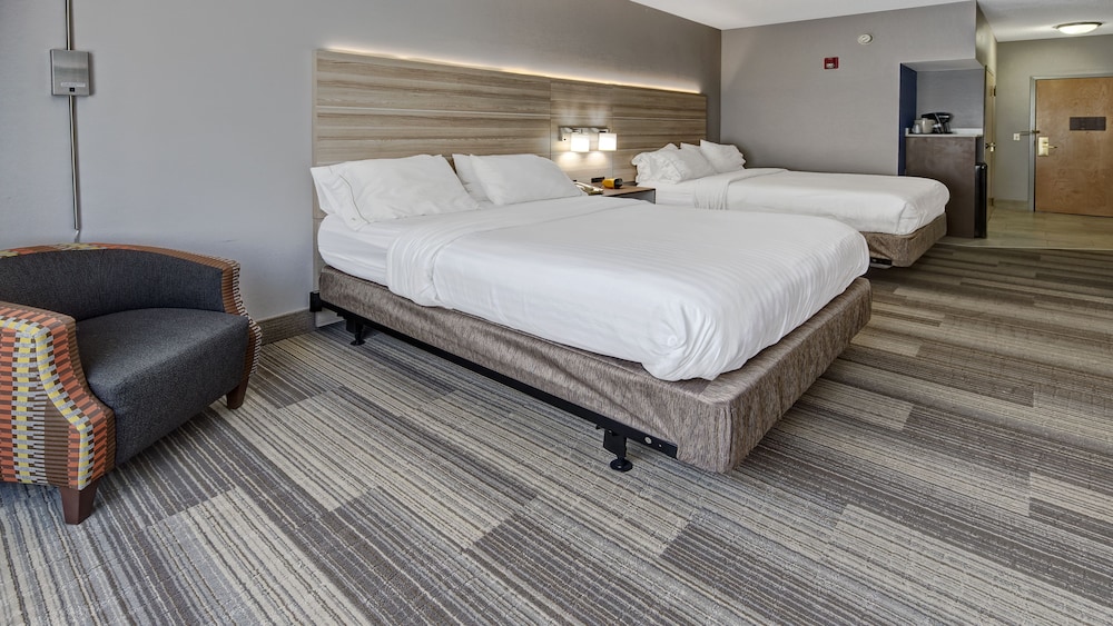 holiday inn express and suites london by ihg