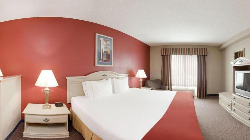 holiday inn express and suites london by ihg