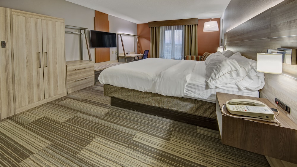 holiday inn express and suites london by ihg