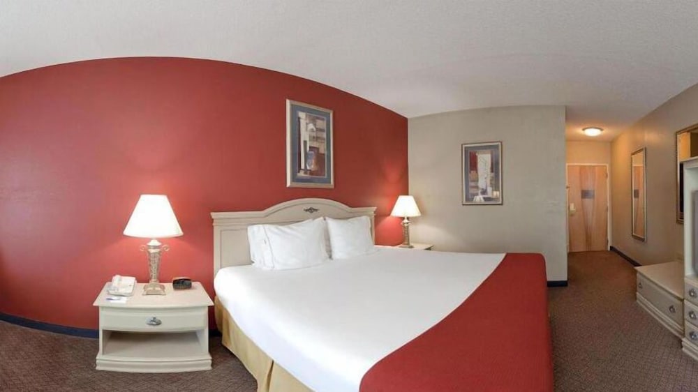 holiday inn express and suites london by ihg