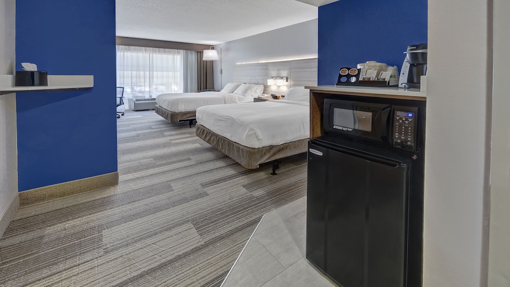 holiday inn express and suites london by ihg