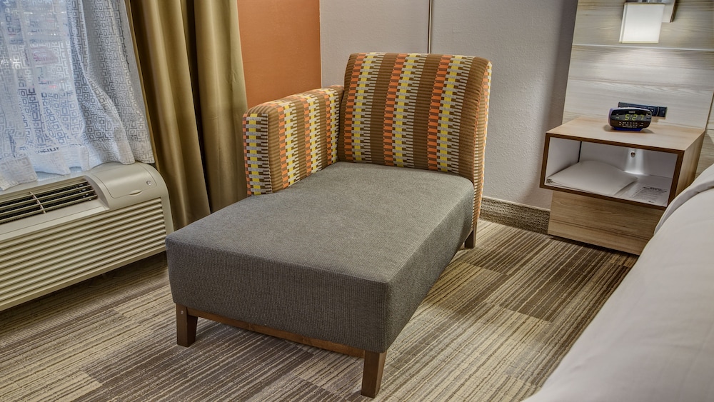 holiday inn express and suites london by ihg