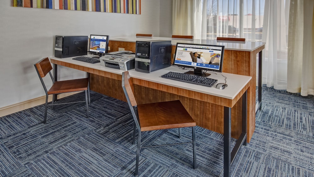holiday inn express and suites london by ihg
