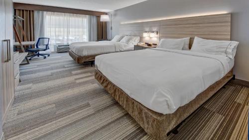 holiday inn express and suites london by ihg