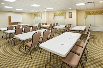 Holiday Inn Express And Suites London By Ihg,London>>Corbin,3 star
