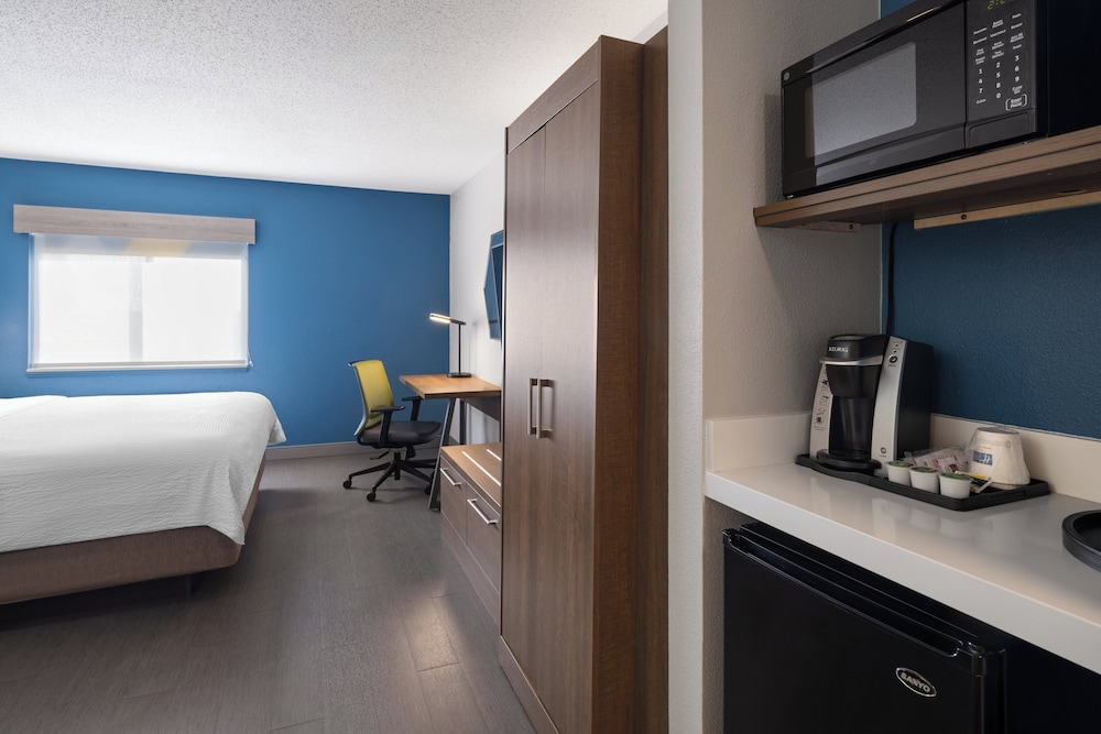 holiday inn express sheboygan kohler by ihg