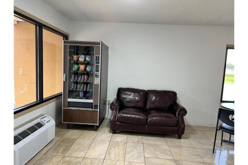Devils Lake Inn By Oyo Near Devils Lake Regional Airport,North Dakota>>Devils Lake,2 star