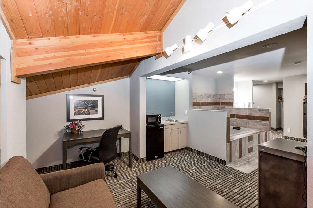 baymont by wyndham pella