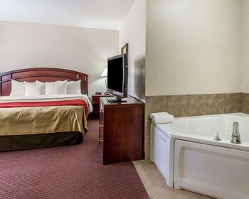 quality inn and suites fort madison near hwy 61
